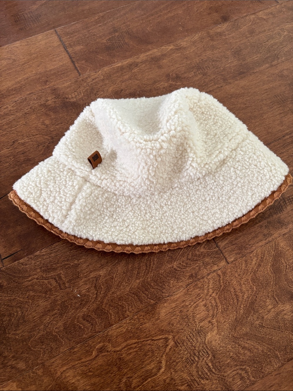 UGG Sherpa Bucket Hat with Tan Trim